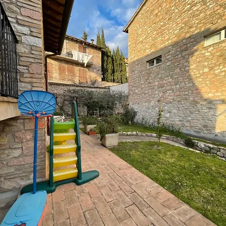 Giardino Tra Le Mura Homestay *